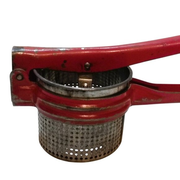 Vintage 1950's Potato Ricer Press With Red Handle - Picture 3 of 15
